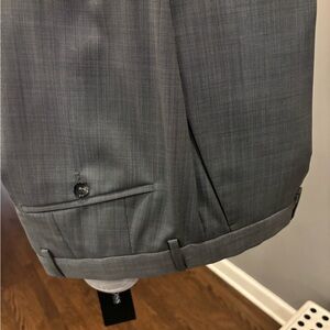 Men’s HugoBoss pants slimmer / athletic fit. Dress pants -amazing item.